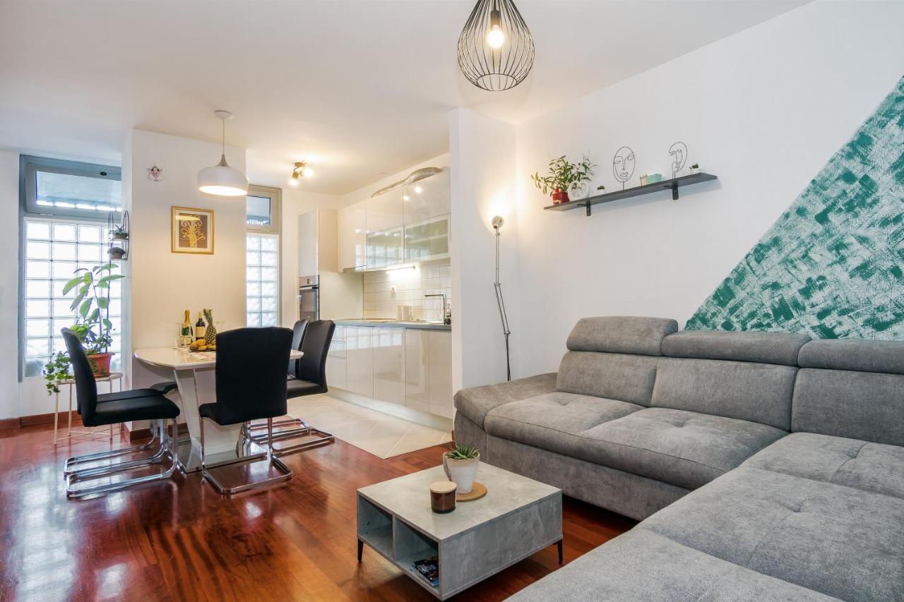 Ferienwohnung Airy 2-Br Apt W/ Open Layout & Modern Design Split Exterior foto