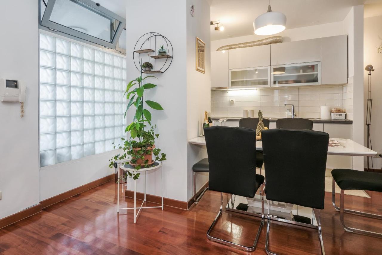 Ferienwohnung Airy 2-Br Apt W/ Open Layout & Modern Design Split Exterior foto