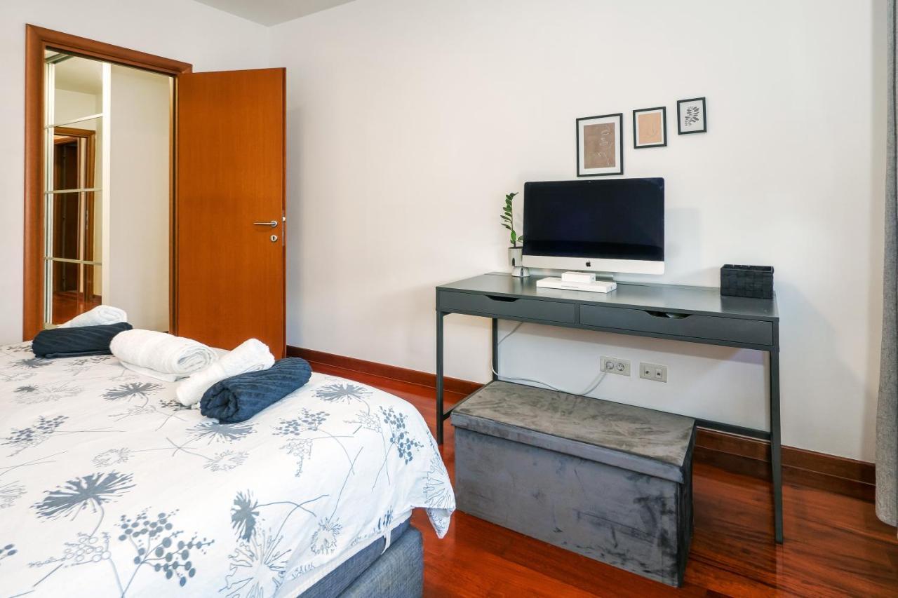 Ferienwohnung Airy 2-Br Apt W/ Open Layout & Modern Design Split Exterior foto