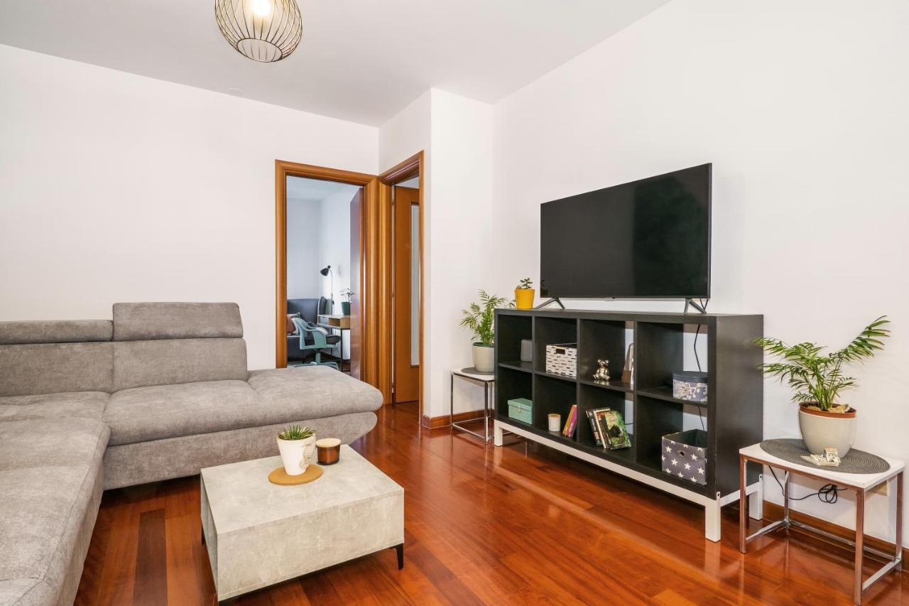 Ferienwohnung Airy 2-Br Apt W/ Open Layout & Modern Design Split Exterior foto