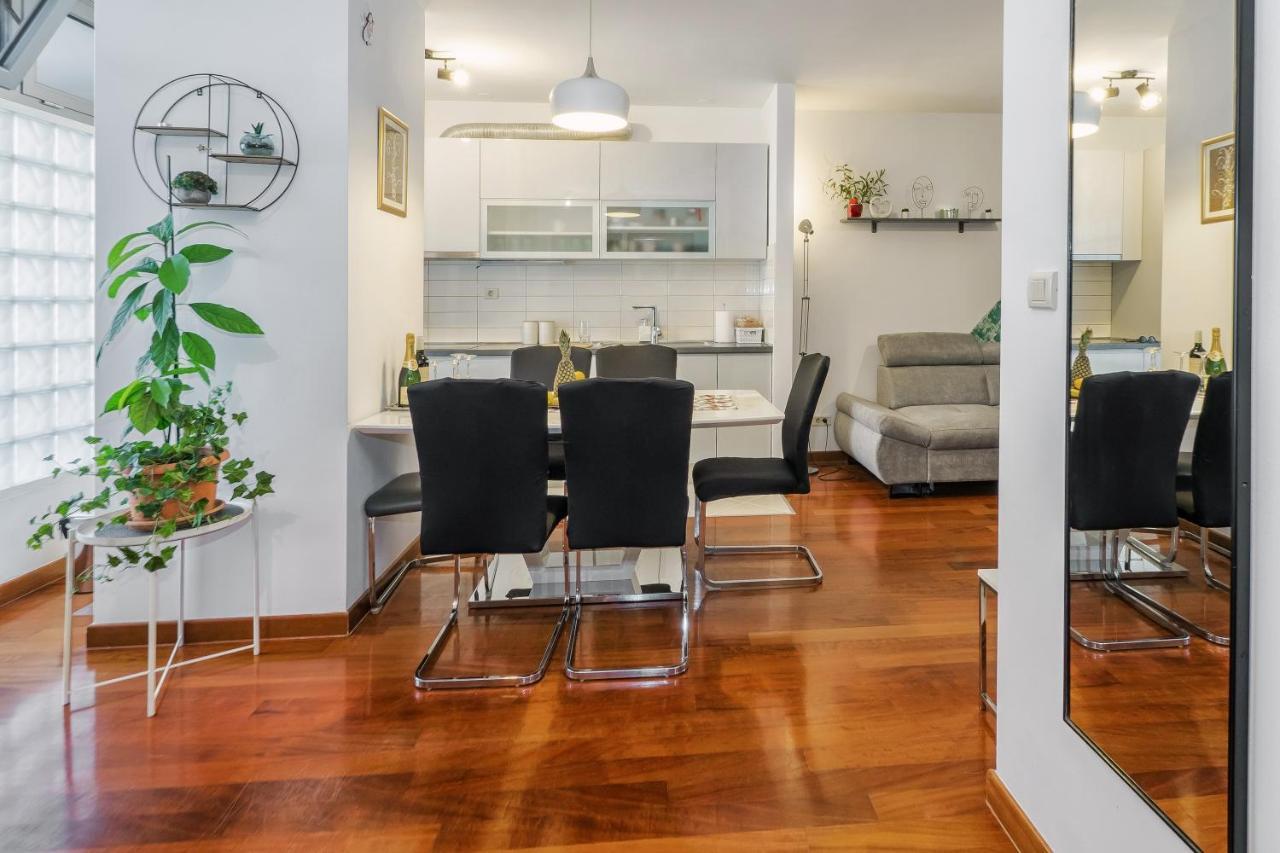 Ferienwohnung Airy 2-Br Apt W/ Open Layout & Modern Design Split Exterior foto