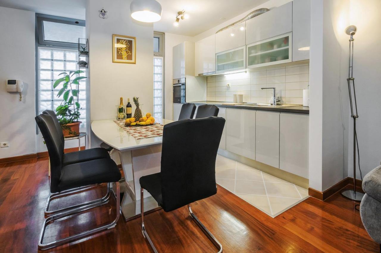 Ferienwohnung Airy 2-Br Apt W/ Open Layout & Modern Design Split Exterior foto